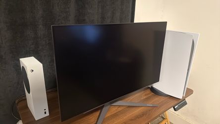 LG UltraGear 27” OLED Gaming Monitor – 1440p 240Hz