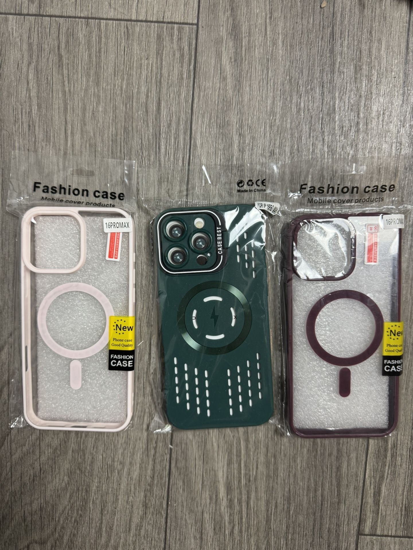 3 Cases iPhone 16 Pro Max 