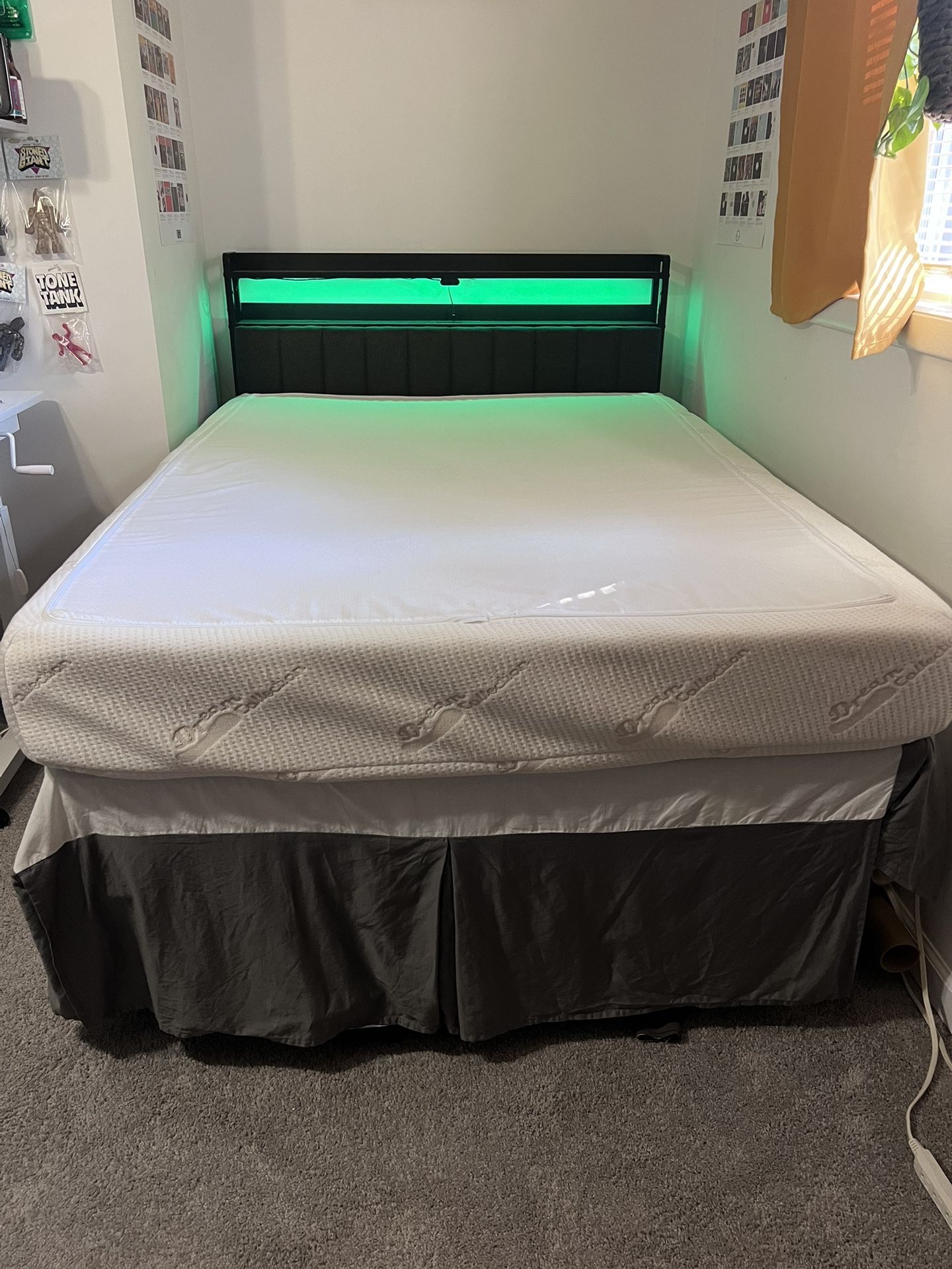 Full Size Memory Foam Bed Set w/ Headboard