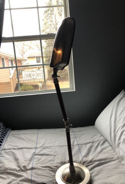 DESK LAMP