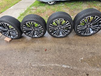 Nissan Maxima OEM 18 inch Sport Rims and Tires Lug pattern 5x114.3mm