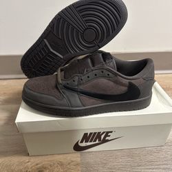 Jordan 1s Travis Scott 