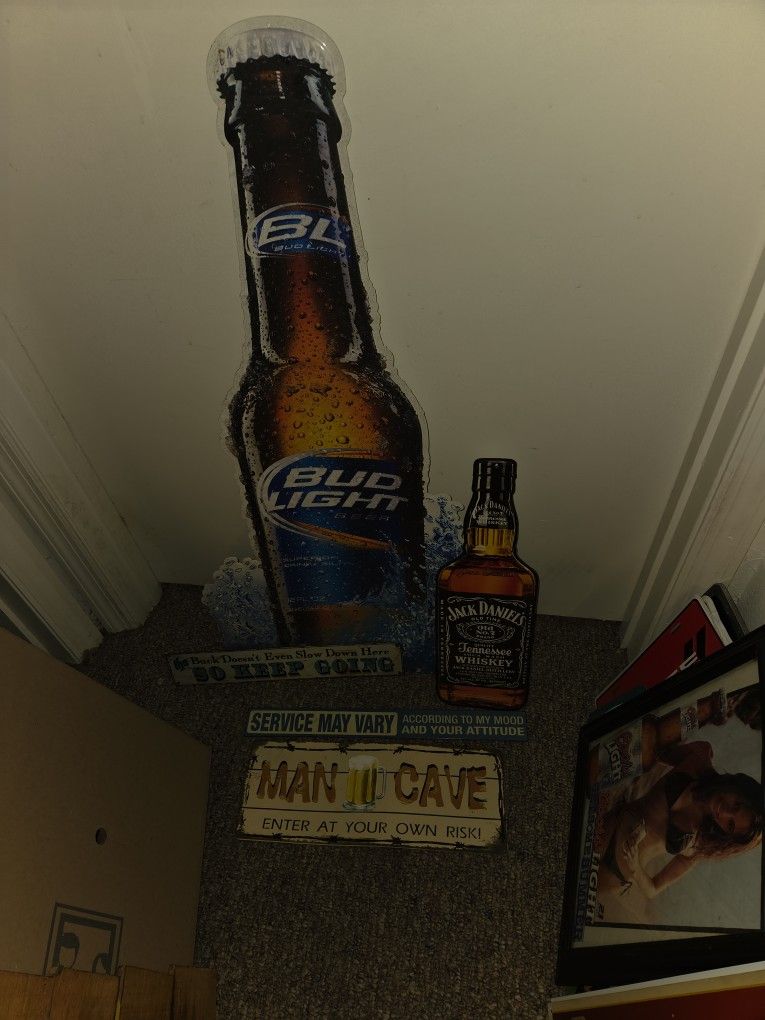 5 Metal Signs