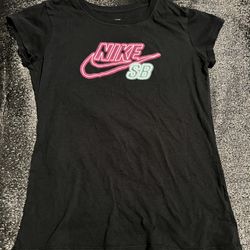 Girls Xl Nike Tshirt