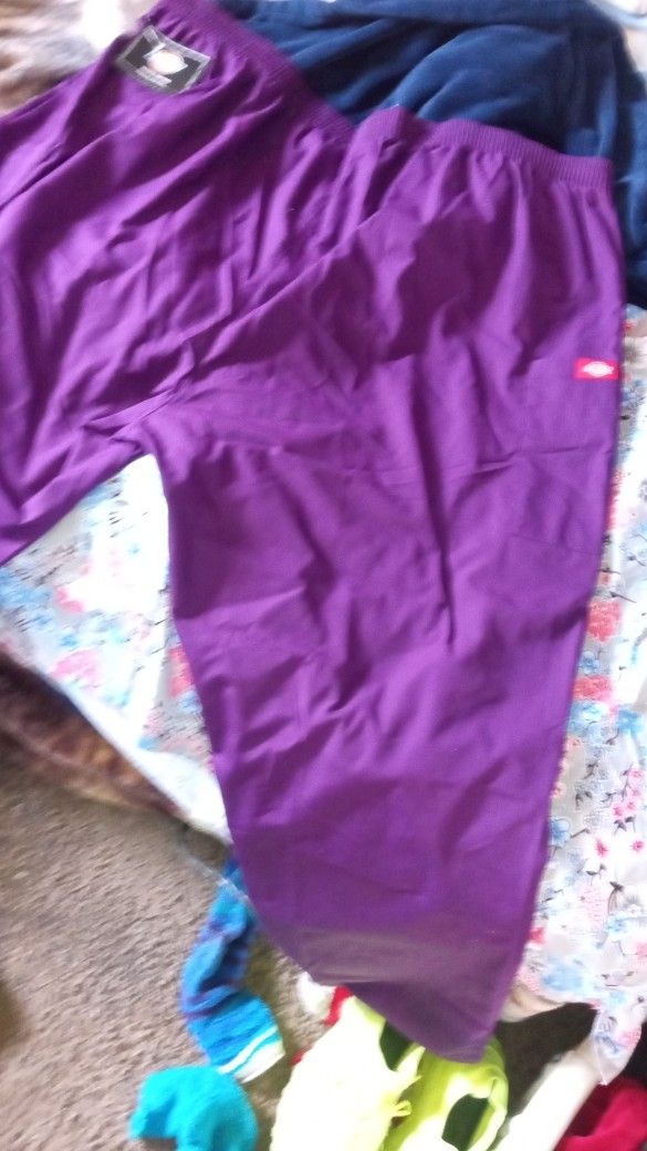 Size 5 XL Scrubs Like New