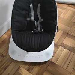 4 Moms Mamaroo Electric Baby Swing