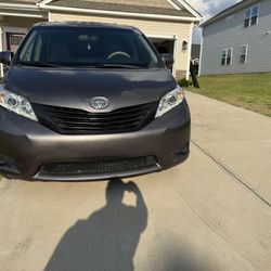 2011 Toyota Sienna
