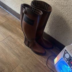boots women burberry $80