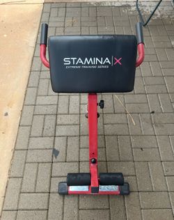 Back extension bench