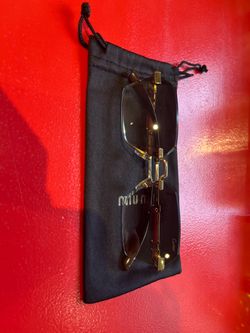 Carti glasses
