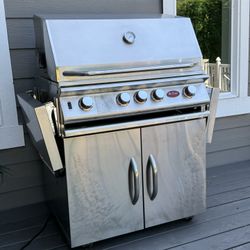 BBQ With Rotisserie 