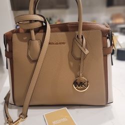 Michael KORS Leather HANDBAG (AUTHENTIC)
