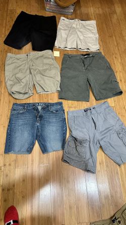 Casual Short  With Pocket Brand Names . 34 To 36 Size  Men 