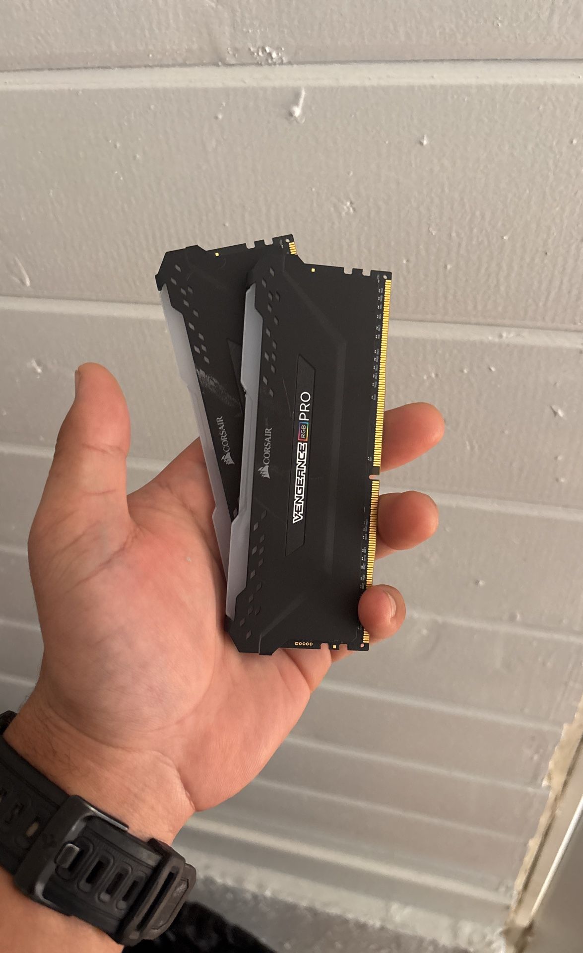 Corsair 16(x) DDR4 Ram Sticks 