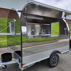 Enclosed trailer 