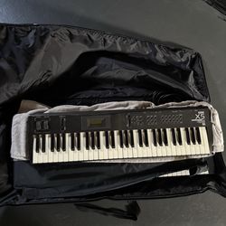Korg X5 Music synthesizer