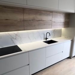 Custom Kitchen Cabinets 