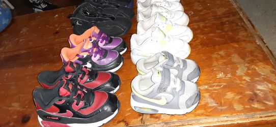 NOW DOING DEALS BABY SHOES FOR THE LOW GOOD SHAPE LIKE NEW SIZES IN THE DESCRIPTION