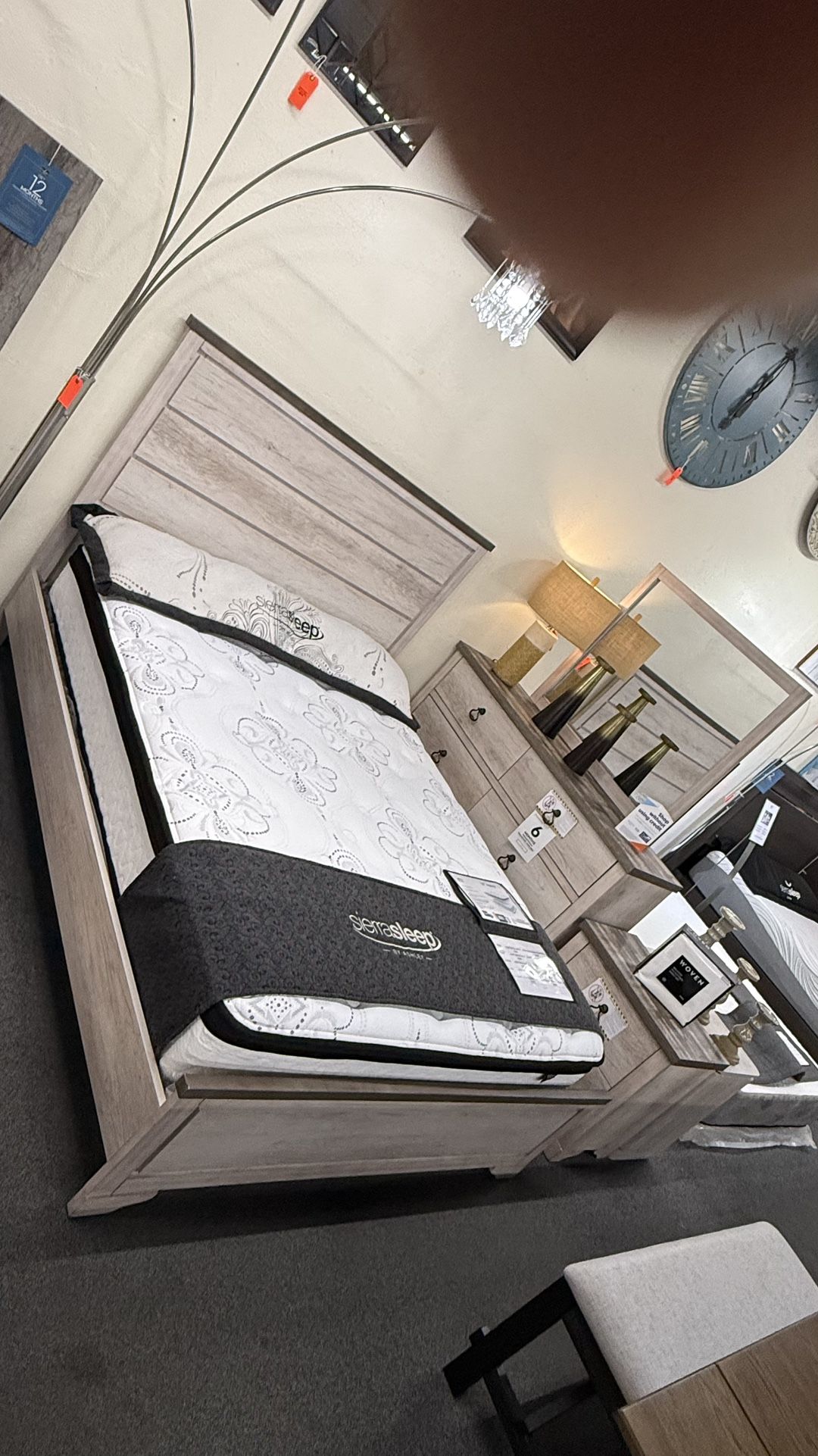 4Pc Queen Bedroom Set ( Queen Bed Frame,Dresser,Mirror And 1 Nightstand )