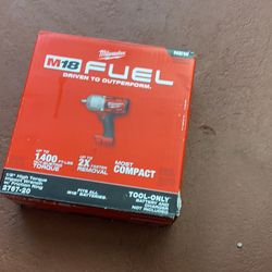 Milwaukee M18 FUEL 18-Volt Lithium-Ion Brushless Cordless 1/2 in. Impact Wrench with Friction Ring (Tool-Only) Solo herramienta