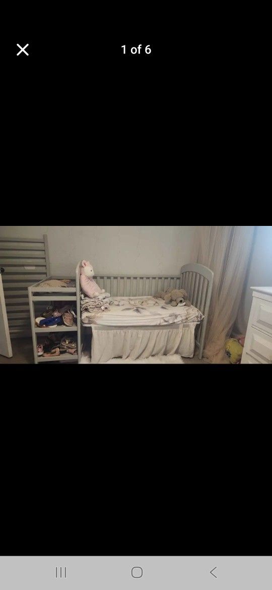 Baby Crib, Furniture, Comforter