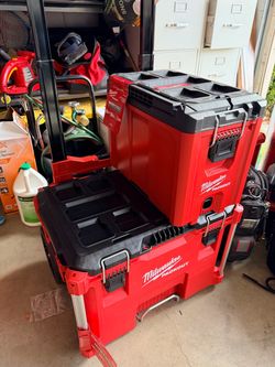 Milwaukee pack out roller & compact