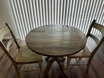 Round Wood Drop Leaf Dining Table w/2 chairs