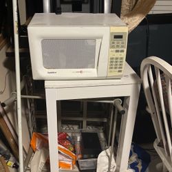 Small Microwave  Brand Gold star 