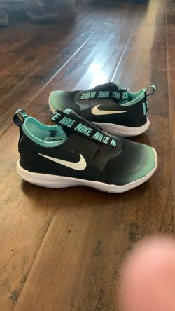 Nike Kids Runner Shoes Size 11.5
