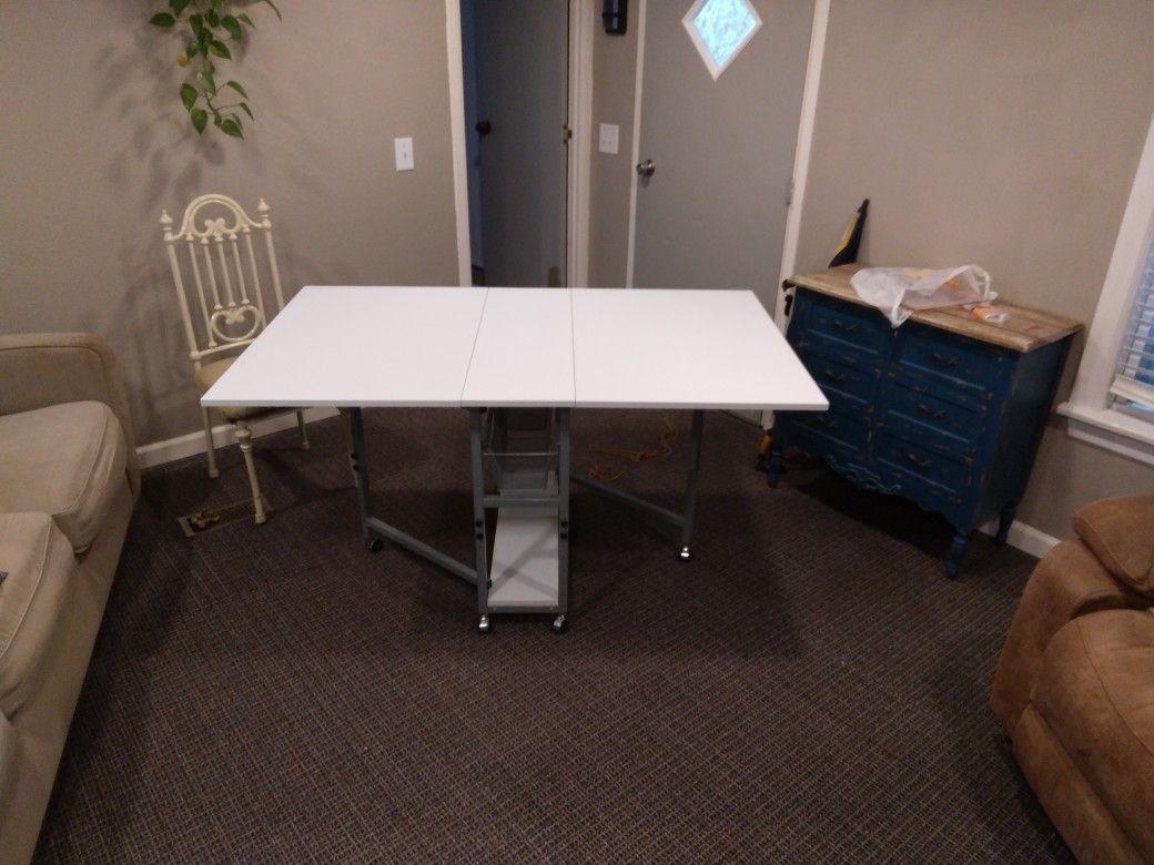Adjustable Sewing And Craft Table