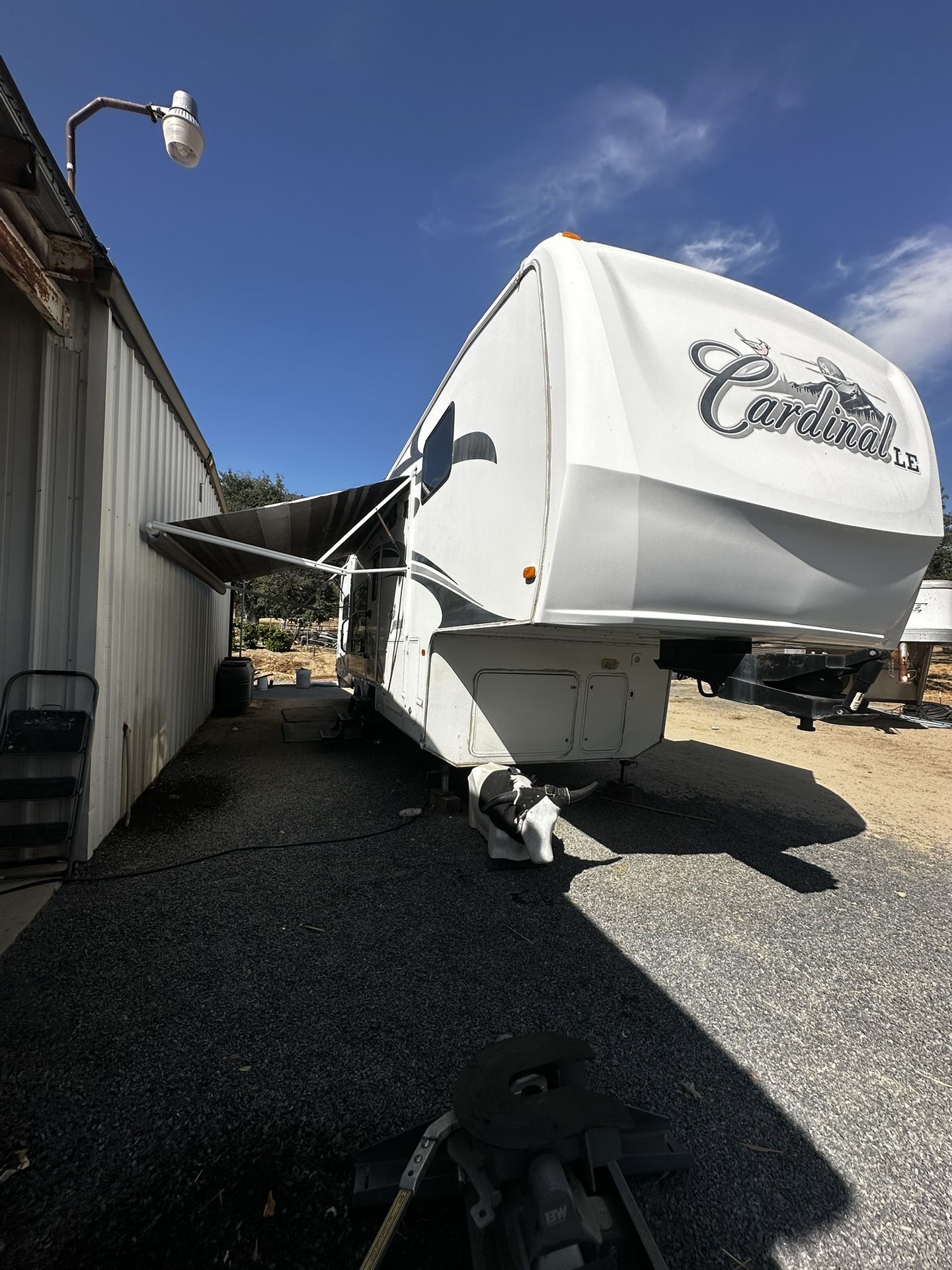 2008 Cardinal 5th Wheel Trailer 32’ Feet