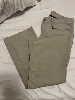 Women’s size 14 short Columbia khaki outdoor hiking pants 