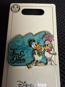 Adorable Fine & Dandy 2021 Donald Duck & Daisy Disney Trading Pin