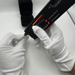 VVS1 Moissanite Engagement Ring 1CT