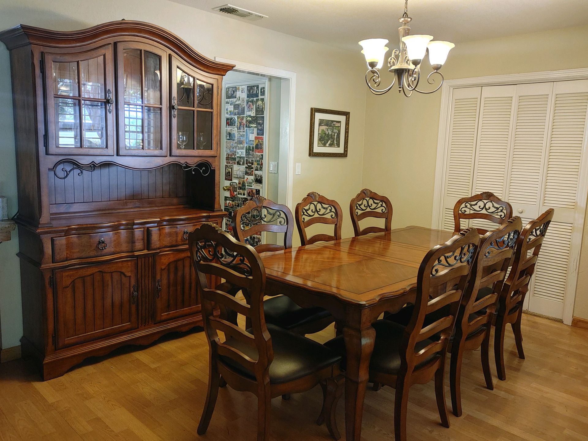 Beautiful dining set and hutch