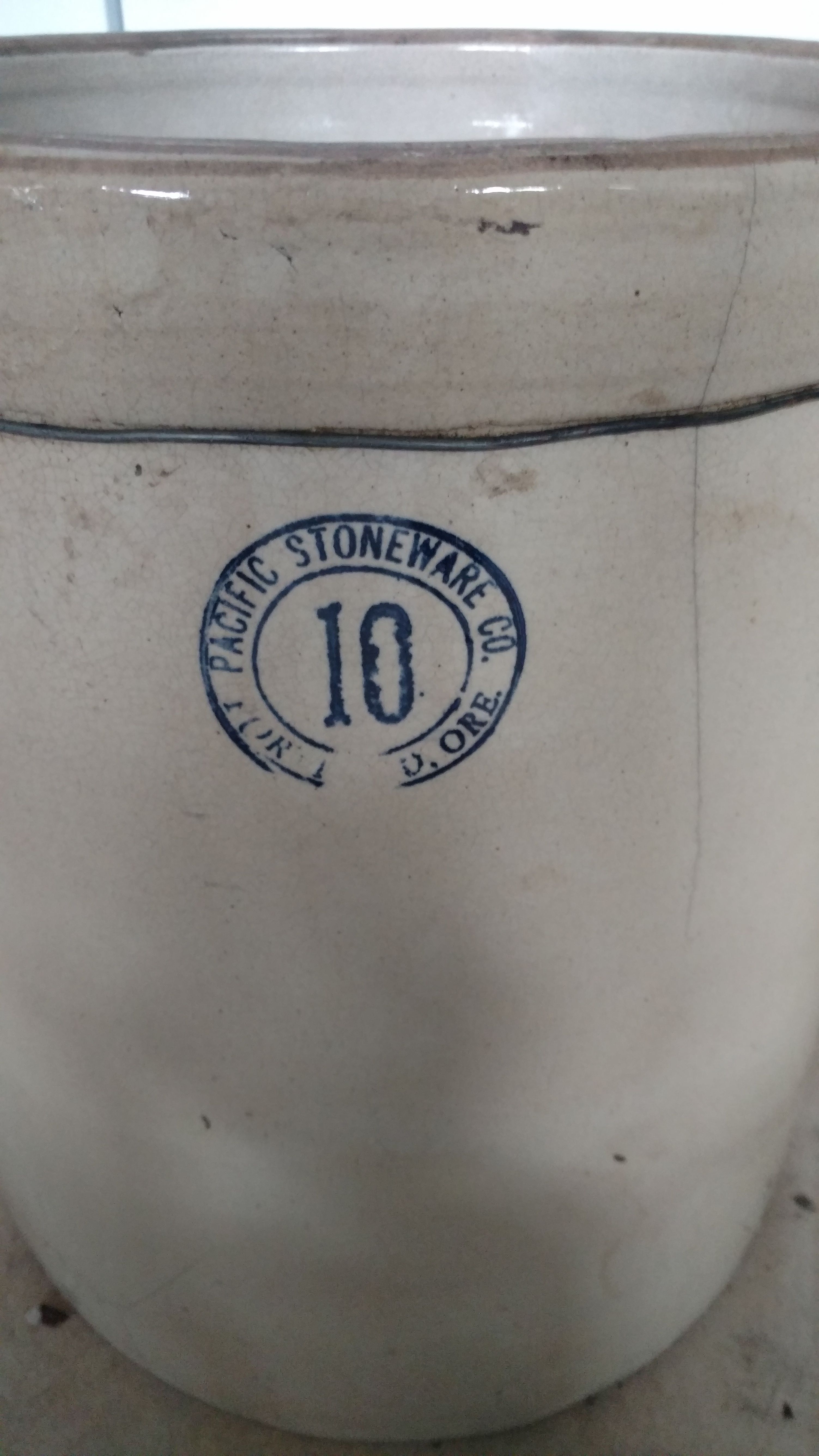 Pacific Stoneware Co. Ceramic Vat. 10 gallon