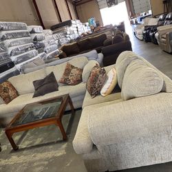 Sofa & Loveseat 