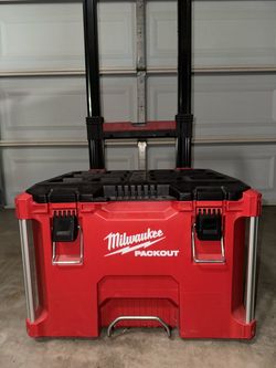 Milwaukee pack out base