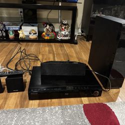 Pioneer Blu-Ray receiver with Pioneer Sub woofer, LR and center Speakers, Model XV-BD707 HDMI cable and Forest HD optic sound cable. 150 W 