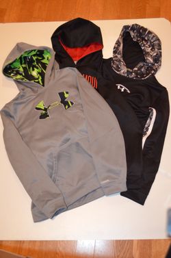 Under Armour Hoodie YXL Lot 1