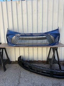 Toyota Camry 2025 2026 2027 front bumper cover with lower grille original used condition OEM