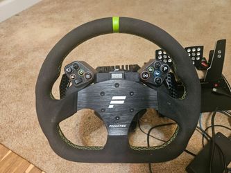 Fanatec steering wheel  with pedals  v3 and steering wheel