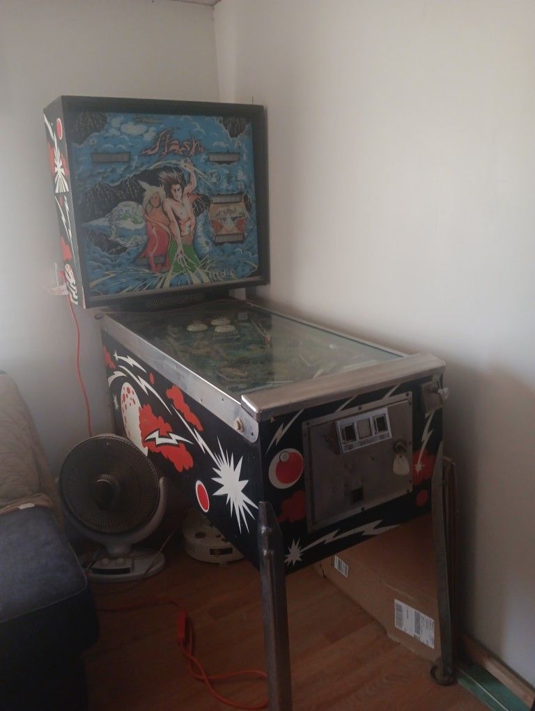 Williams Flash Pinball Machine