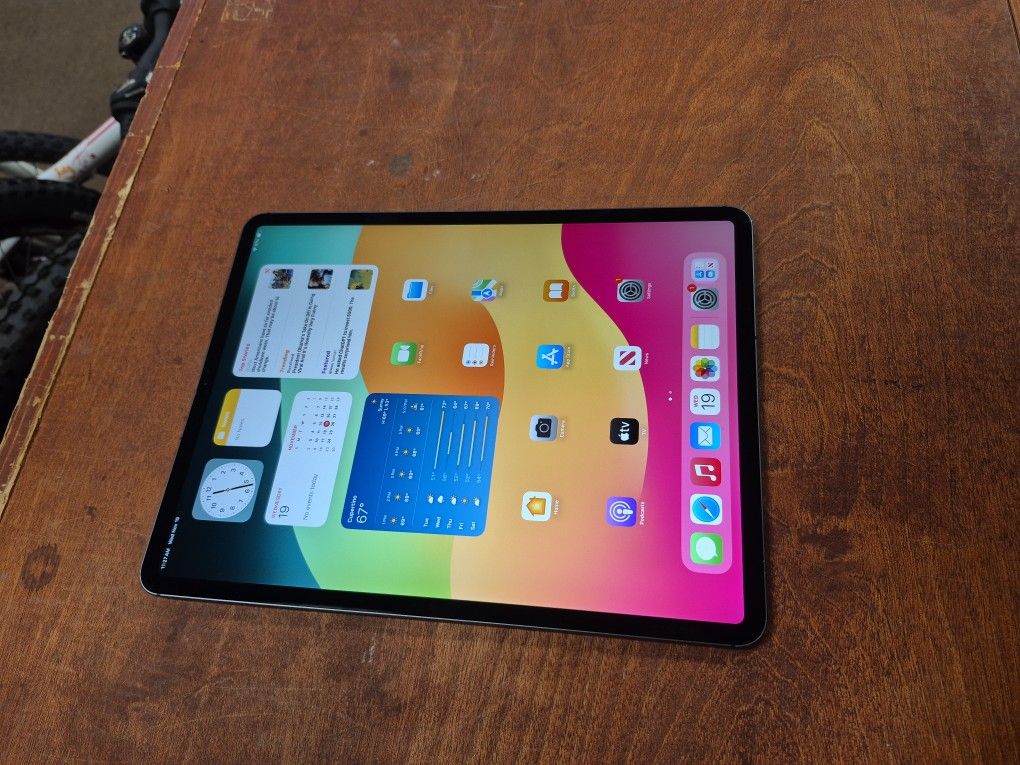 Apple iPad Pro 12.9" 3rd Generation 256gb WiFi Cellular MTJ02LL/A