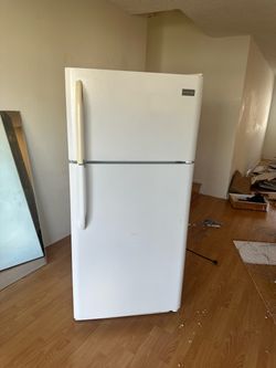 Refrigerator trabaja bien