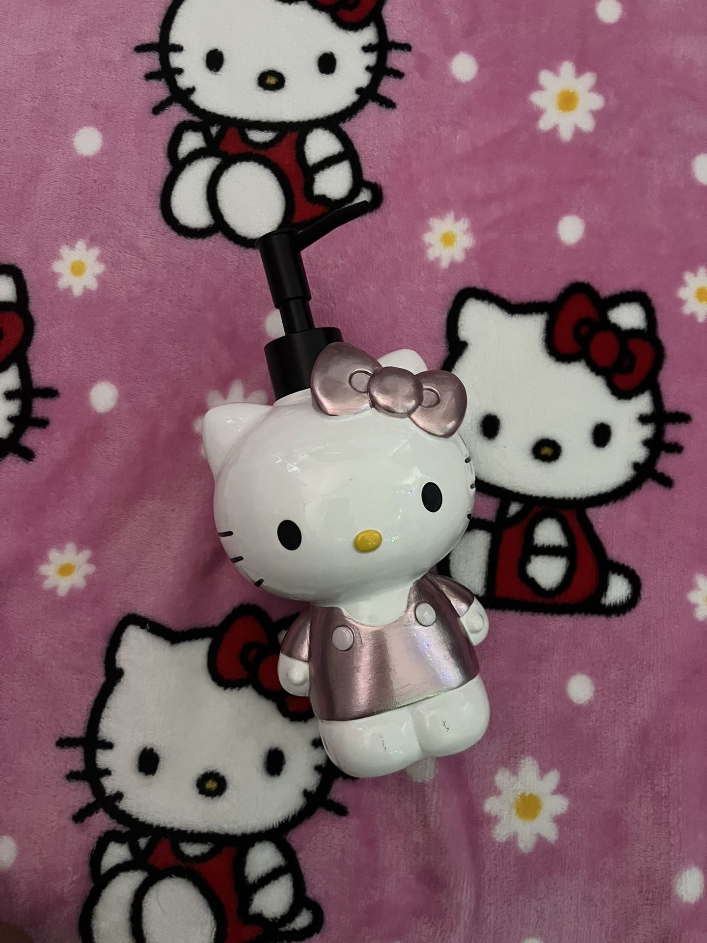 Hello Kitty Dispenser 