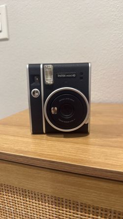 Fujifilm Instax Mini 40 Instant Camera – Excellent Condition