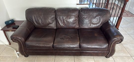 2 set of leather sofa. 1 of them 3 seats and other 2 seats.