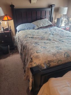 Queen Headboard And Bed Frame And Foot Of The Bed
