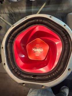 12 inch Sony Xplod subwoofer 1300watts